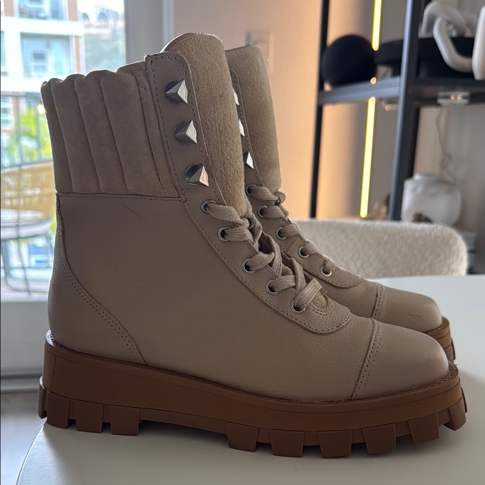 Shutz Women's Beige Leather Booties